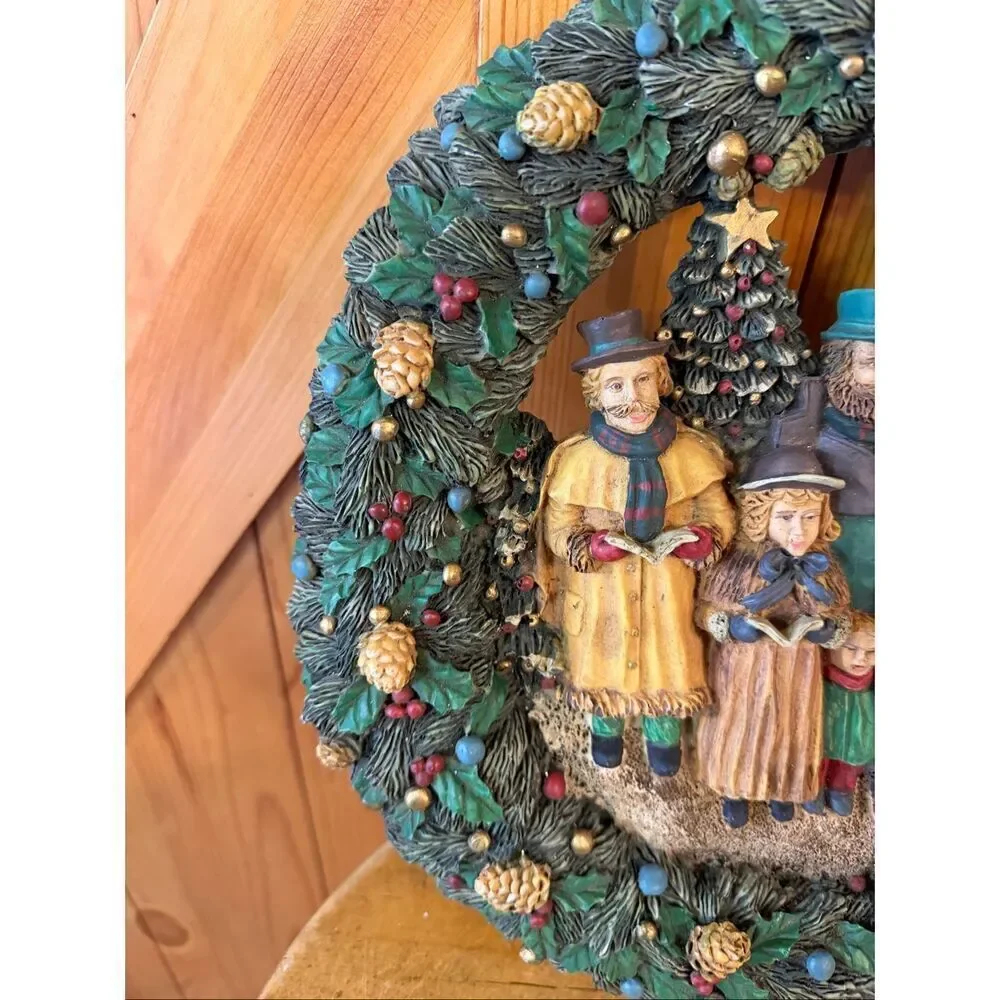 Christmas Carolers Resin Wreath Hanging Xmas Holiday 12” (6366)